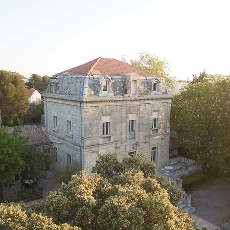 Logis Hotel - Restaurant Residence Les Cedres Villeneuve-lès-Avignon Exterior photo