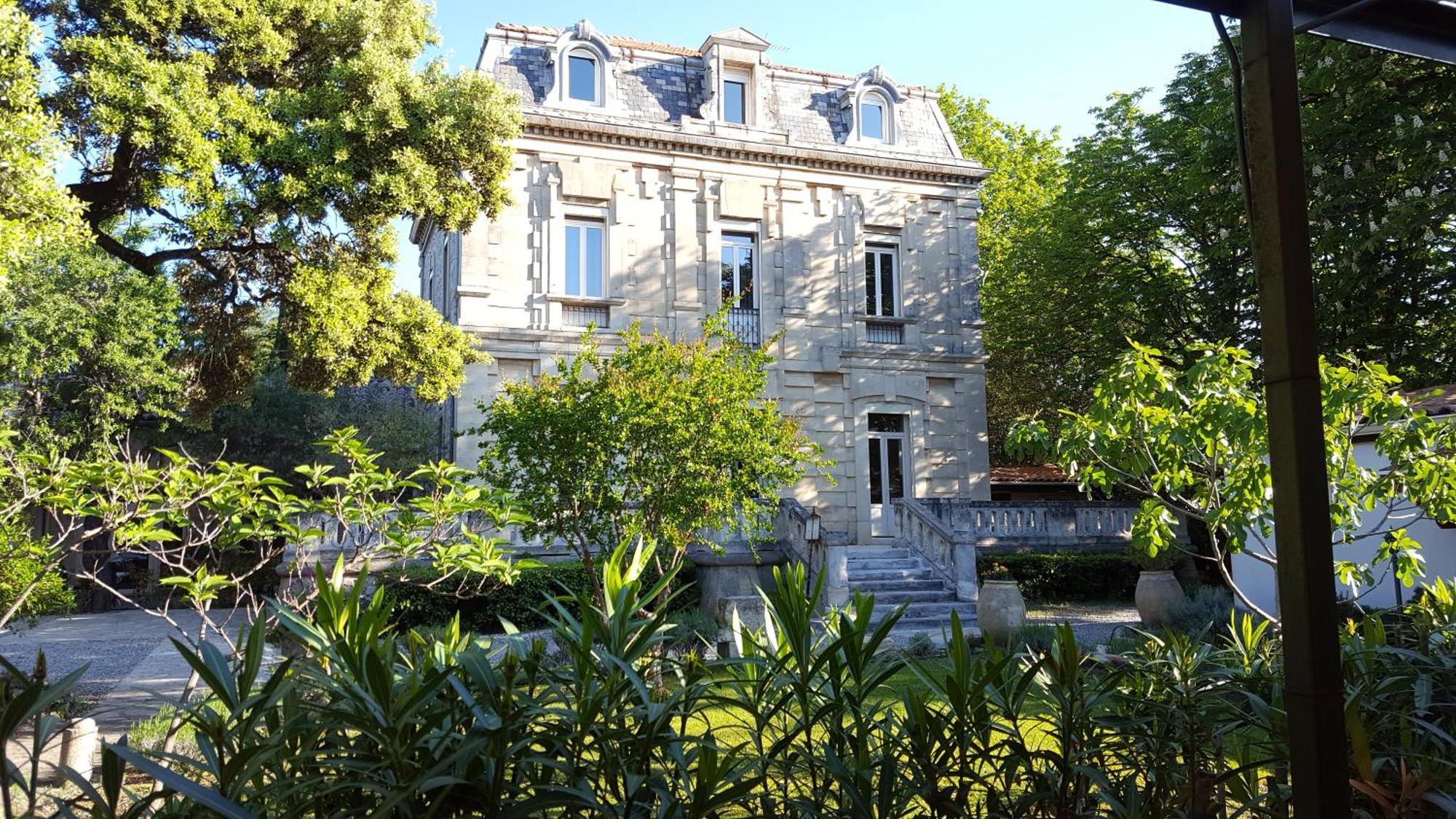 Logis Hotel - Restaurant Residence Les Cedres Villeneuve-lès-Avignon Exterior photo