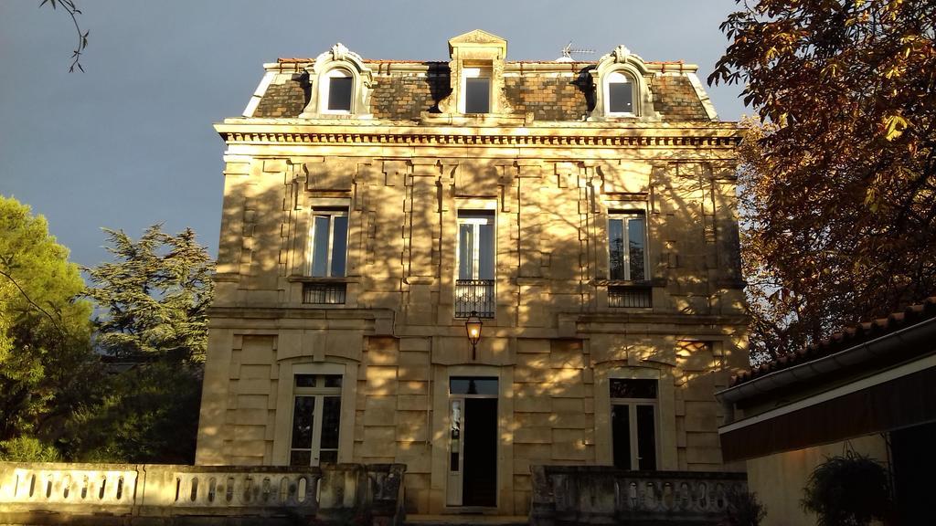 Logis Hotel - Restaurant Residence Les Cedres Villeneuve-lès-Avignon Exterior photo